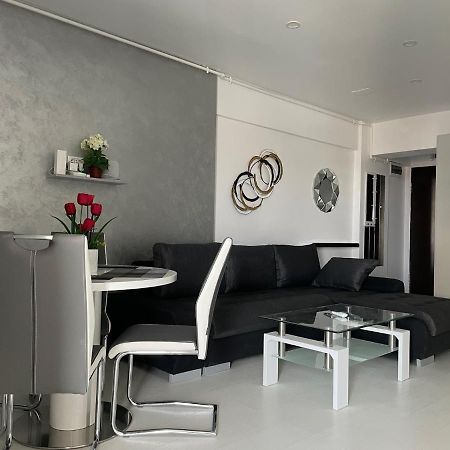 Luxury Westpark 2-Room Apartment Lakeview W5 Bucharest Exterior photo