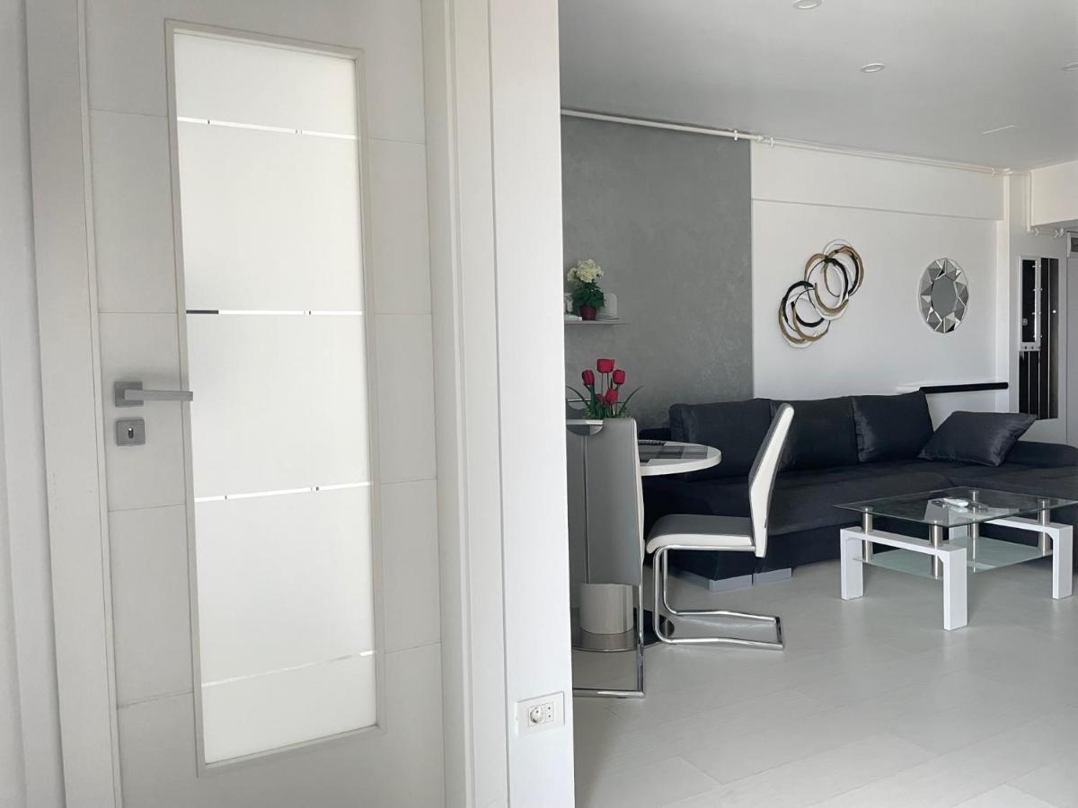 Luxury Westpark 2-Room Apartment Lakeview W5 Bucharest Exterior photo