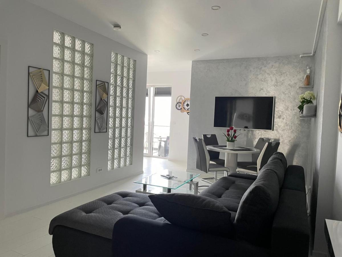 Luxury Westpark 2-Room Apartment Lakeview W5 Bucharest Exterior photo
