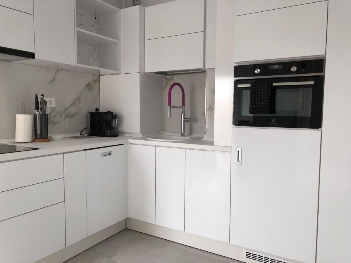 Luxury Westpark 2-Room Apartment Lakeview W5 Bucharest Exterior photo